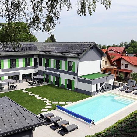 Q Villa Săcele Eksteriør bilde
