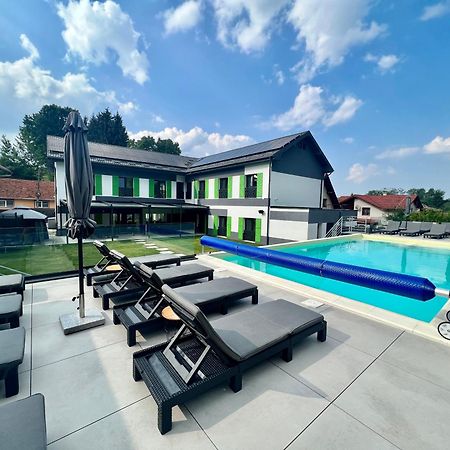 Q Villa Săcele Eksteriør bilde